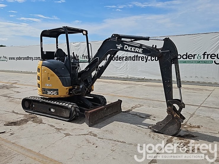 2017-deere-30g-image-7