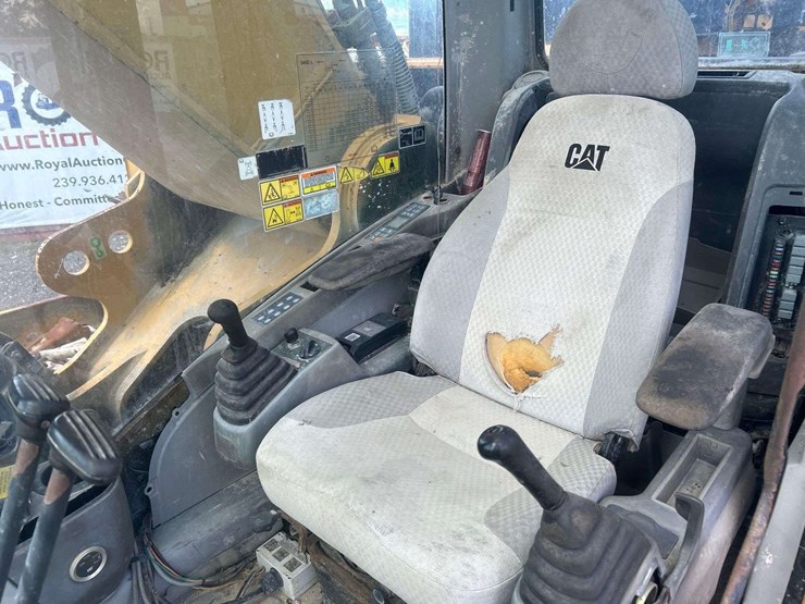 2008-caterpillar-345d-image-17