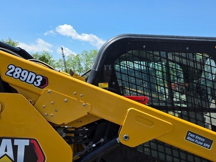 2021-caterpillar-289d3-image-13