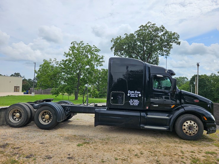 2018-peterbilt-579-image-29
