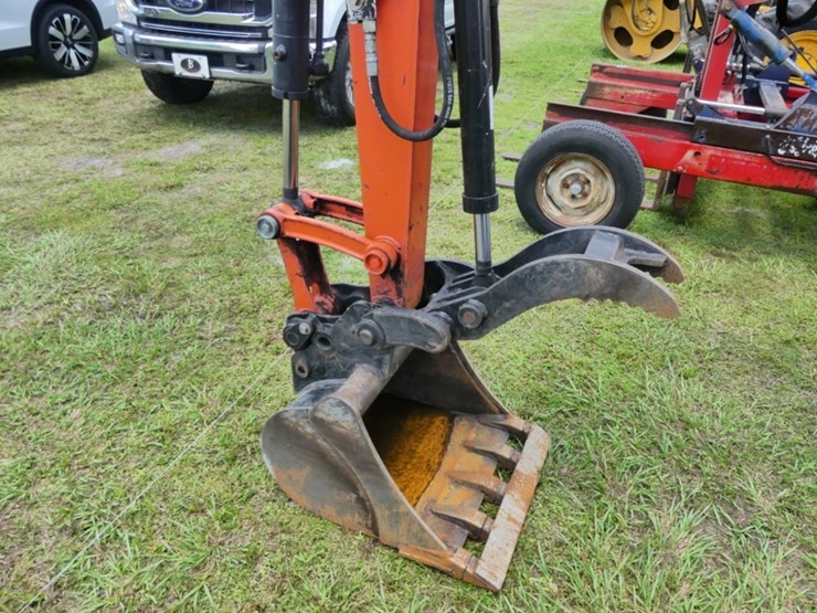 2022-kubota-kx040-4-image-8