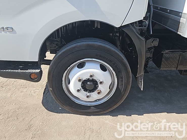 2019-hino-195-image-13