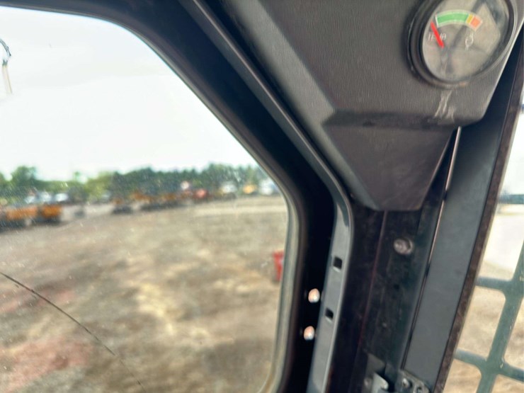 2018-bobcat-s70-image-30