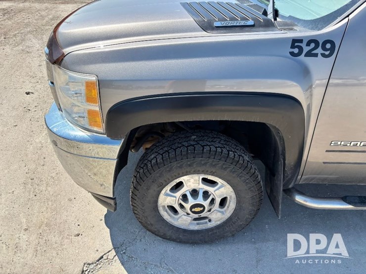 2013-chevrolet-silverado-2500-lt-image-19