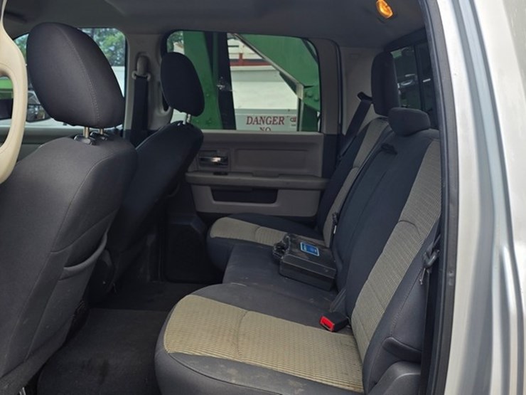 2011-dodge-2500-image-48