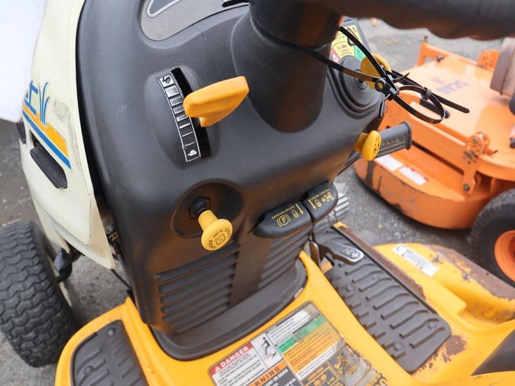 cub-cadet-lt1045-image-17