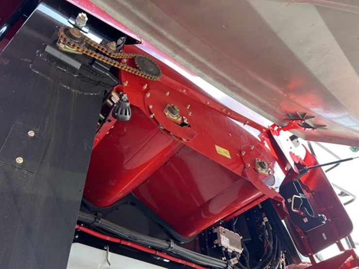 2023-case-ih-8250-image-39