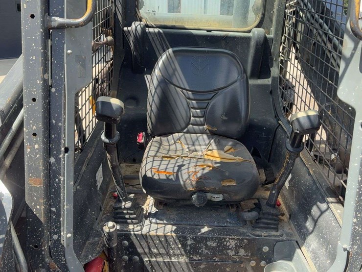 new-holland-c232-image-31