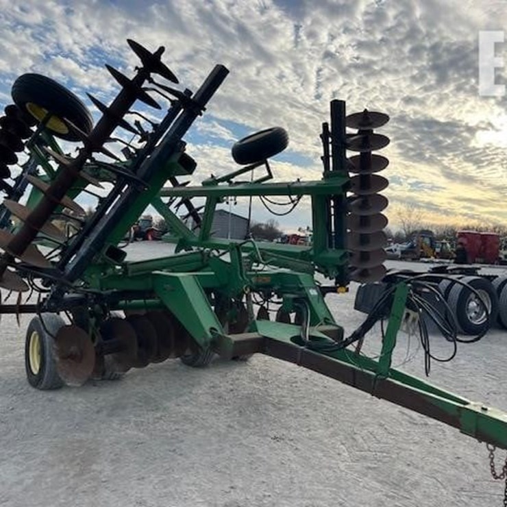 JOHN DEERE 630