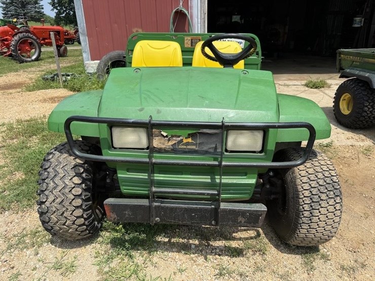 john-deere-gator-image-2