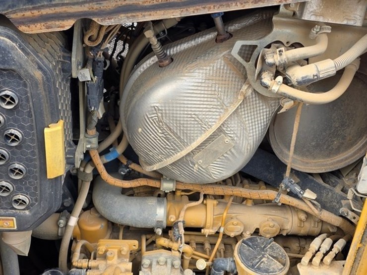 2021-caterpillar-d5-lgp-image-54
