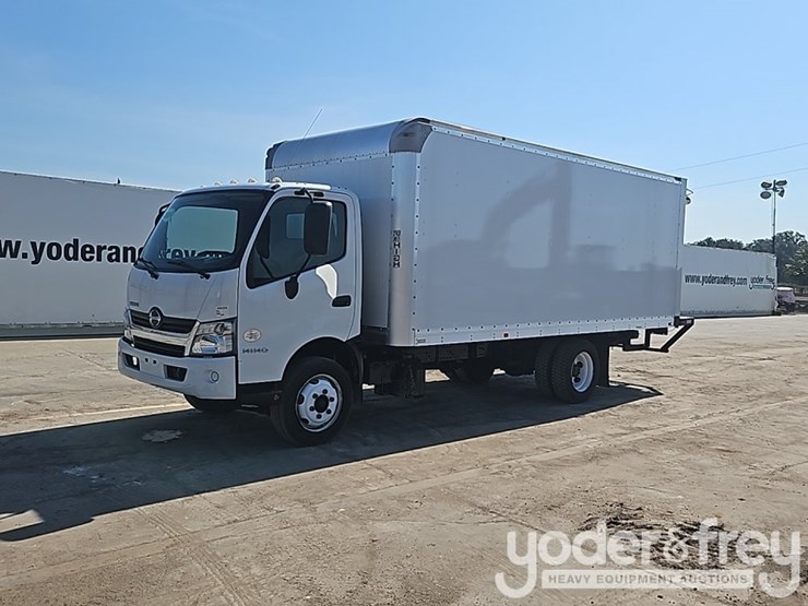 2019-hino-195-image-1