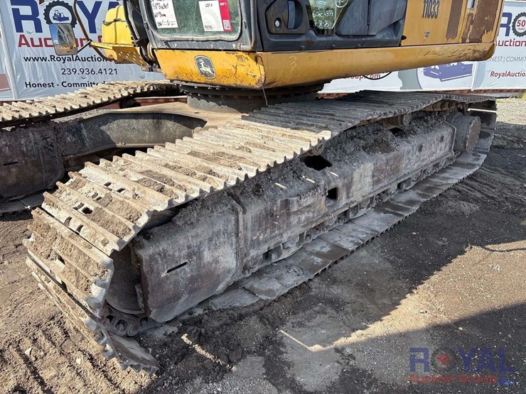 2013-deere-350g-lc-image-10