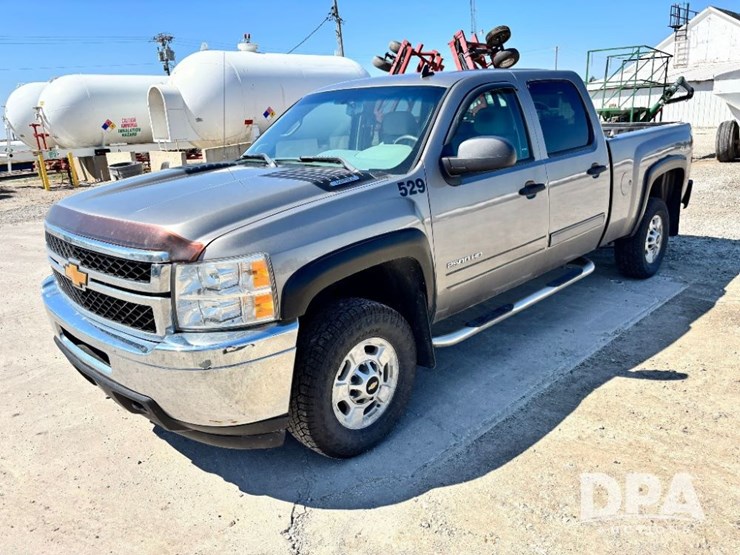 2013-chevrolet-silverado-2500-lt-image-12