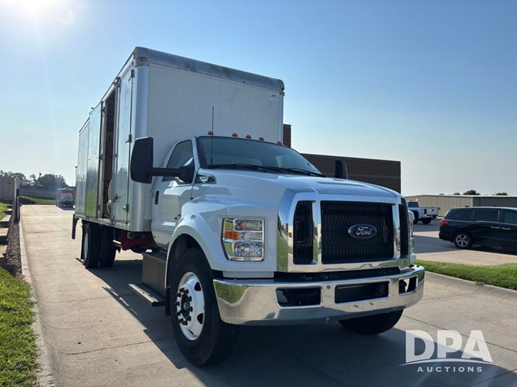 2023-ford-f650-image-16