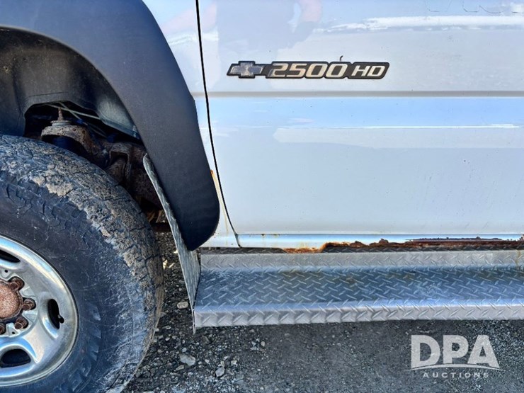 2005-chevrolet-2500hd-image-21