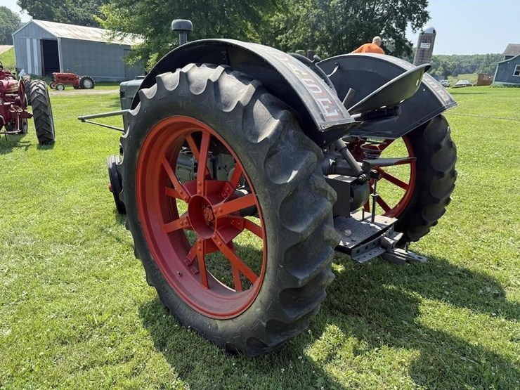 case-cc-tractor-image-6