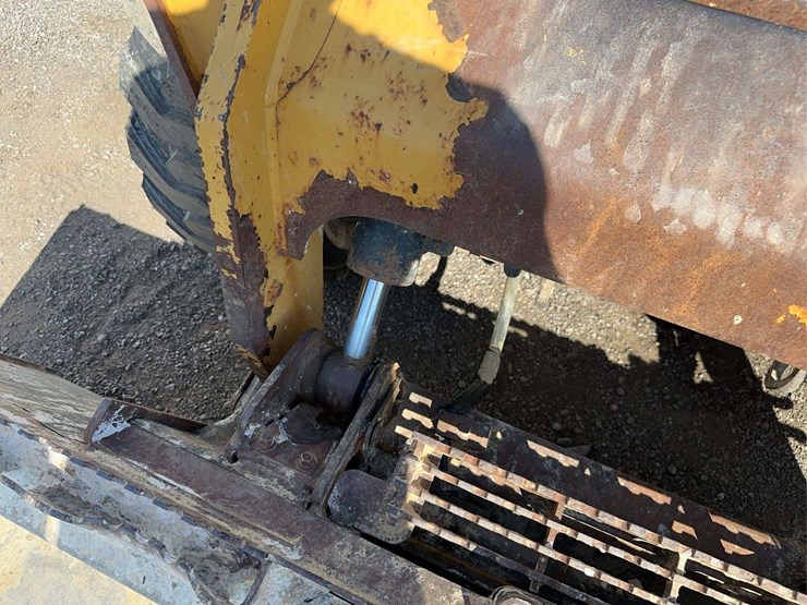 2018-caterpillar-262d-image-29