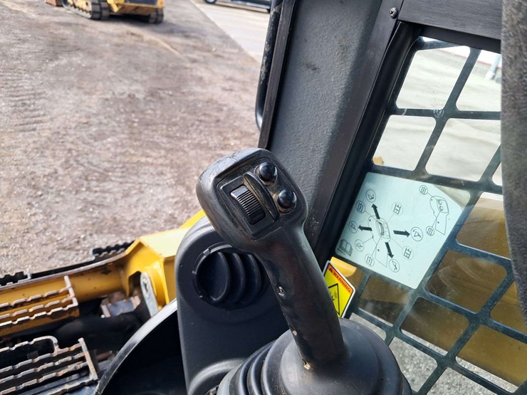 2017-caterpillar-279d-image-18