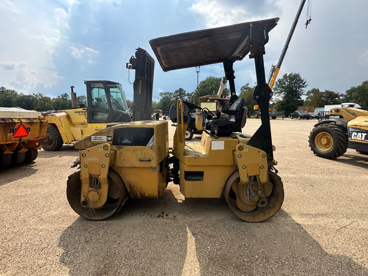 caterpillar-cb34xw-image-5