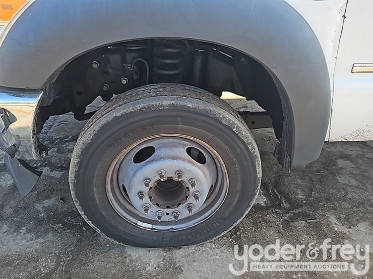 2015-ford-f550-image-13
