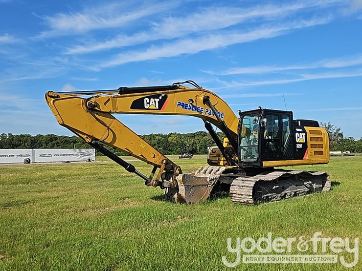 2015-caterpillar-329fl-image-1