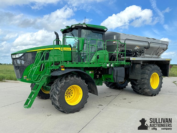 2022-john-deere-800r-image-1