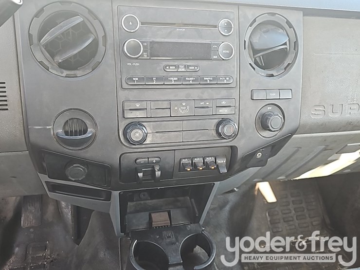 2015-ford-f550-image-27