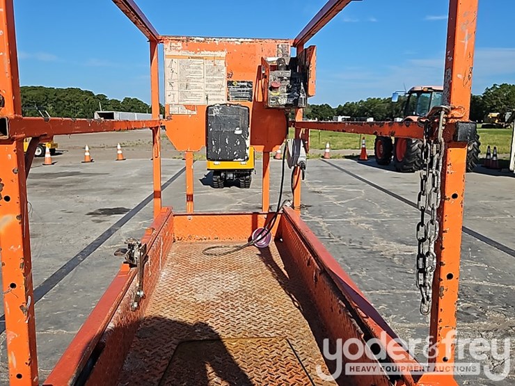 jlg-1932r-image-13