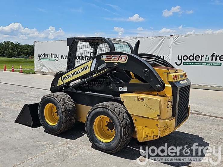 2015-new-holland-l230-image-4