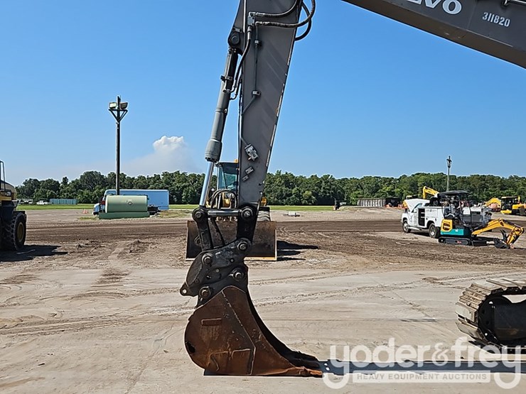 2019-volvo-ecr145el-image-17