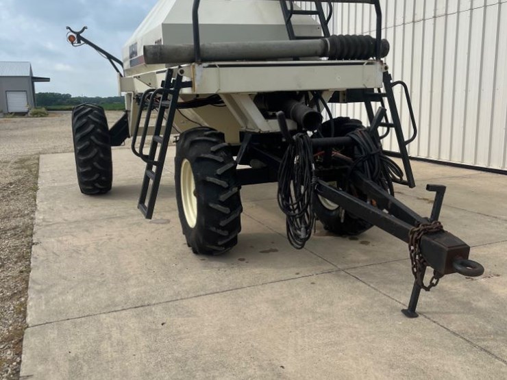 2005-bourgault-5200-image-2