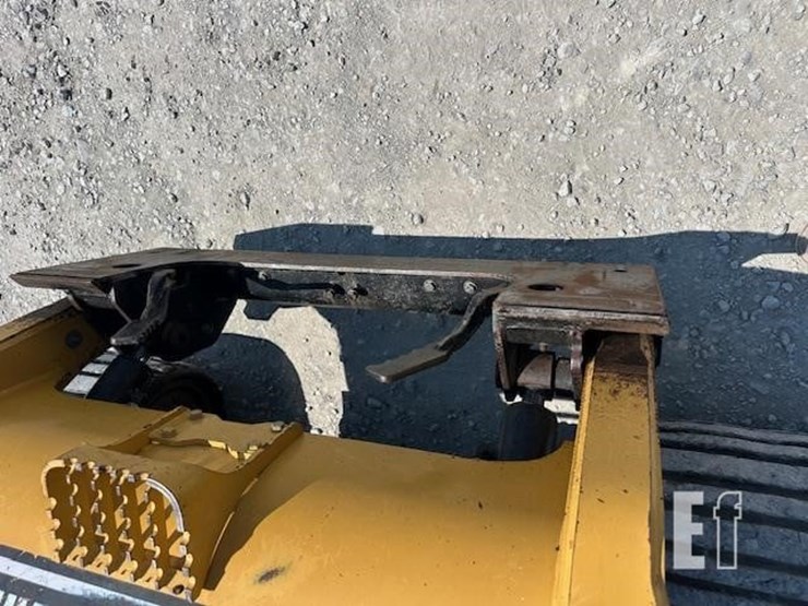 2006-caterpillar-287b-image-15