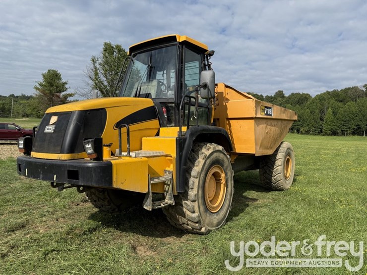 2005-jcb-718-image-1