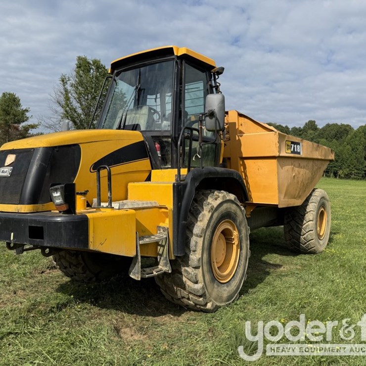 2005 JCB 718