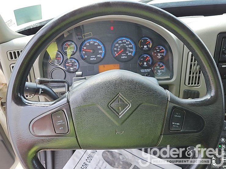 2017-international-durastar-4300-image-53