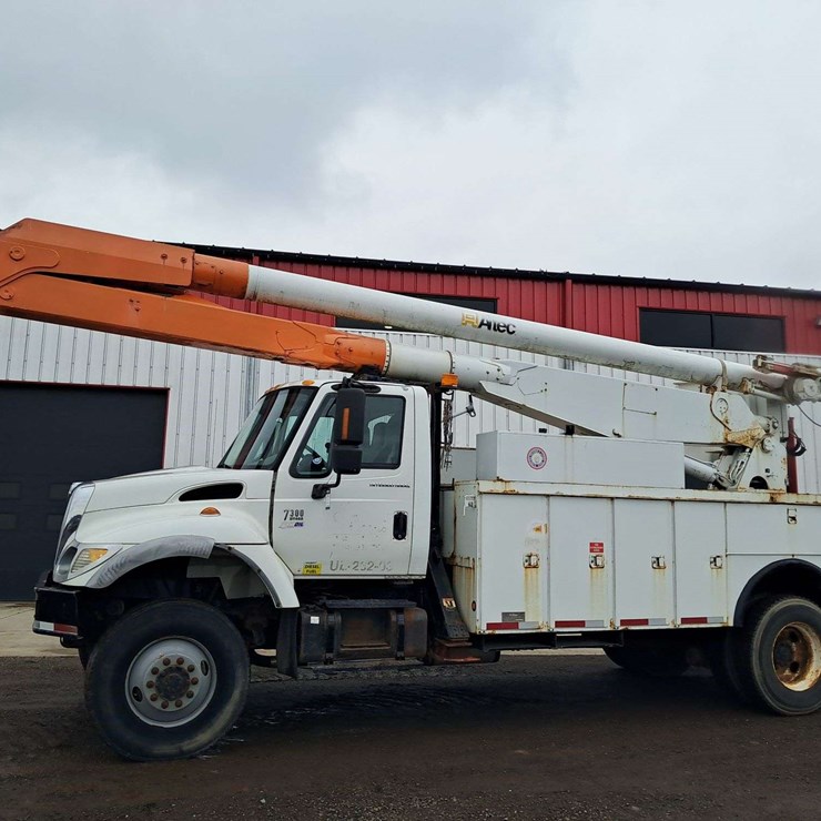 2003 INTERNATIONAL 7300