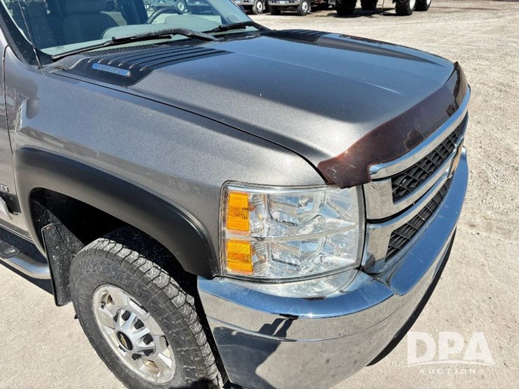 2013-chevrolet-silverado-2500-lt-image-46