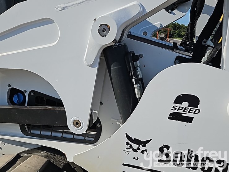 2022-bobcat-t870-image-21