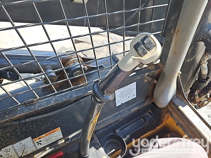 2018-new-holland-l228-image-22
