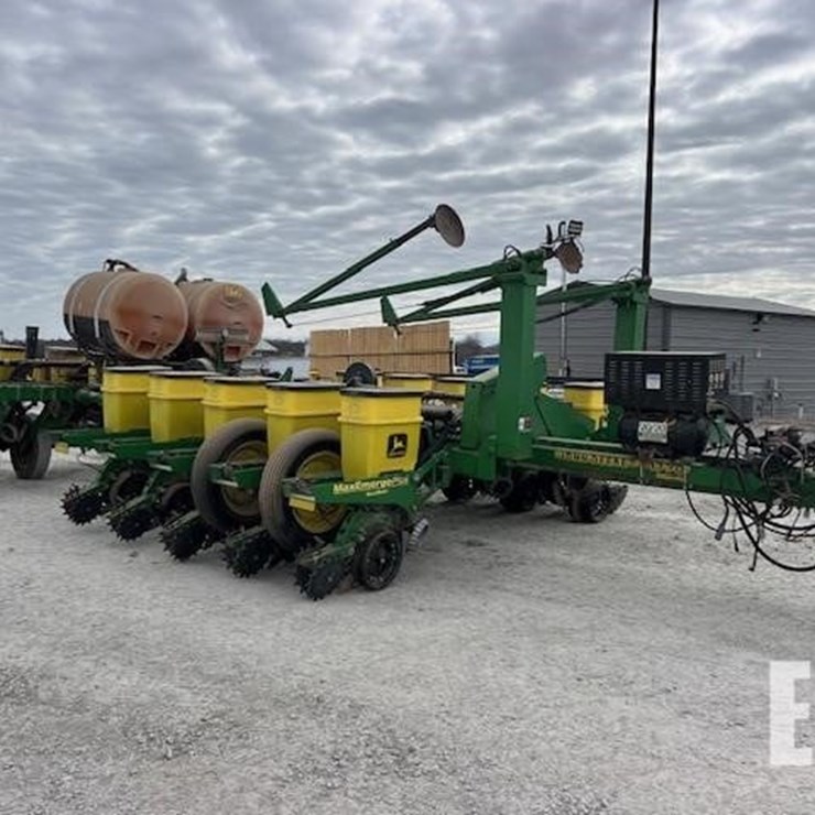 JOHN DEERE 1770