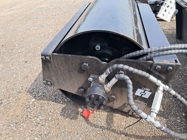 39"-mini-vibratory-roller-image-4