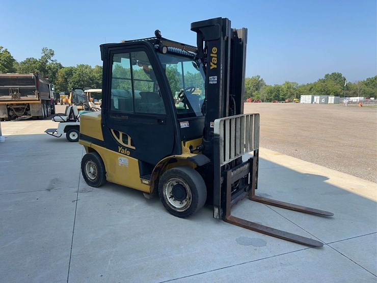 2013-yale-gip080-forklift-image-2