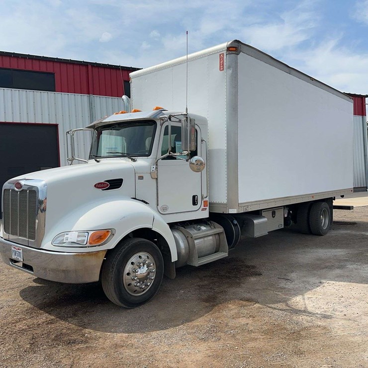 2014 PETERBILT 337