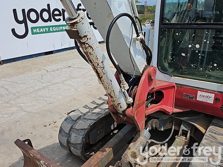 2005-takeuchi-tb145-image-16