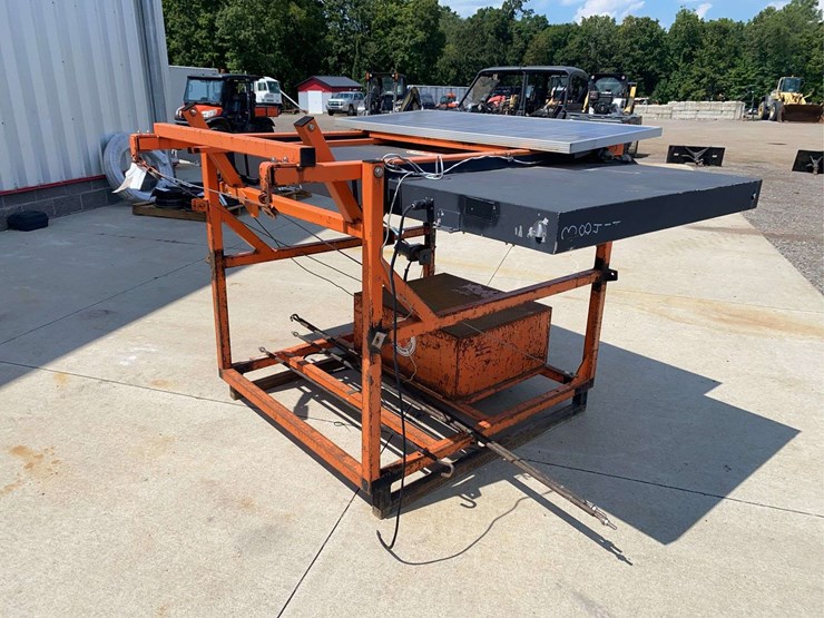 smc4000-truck-mounted-message-board-image-4