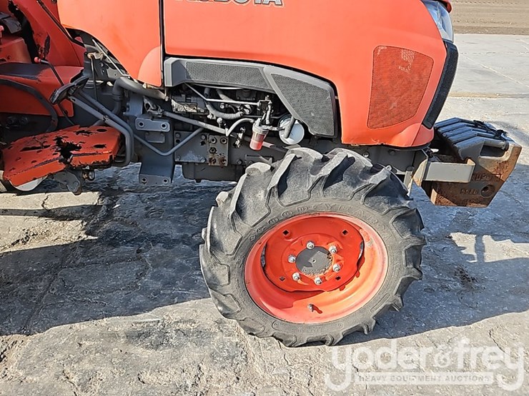2014-kubota-l2501dt-image-9