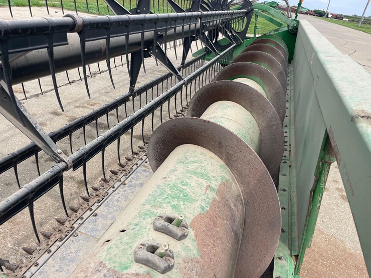 2011-john-deere-635f-image-31