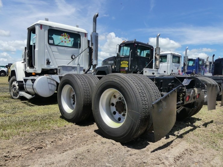 1999-mack-ch613-image-4