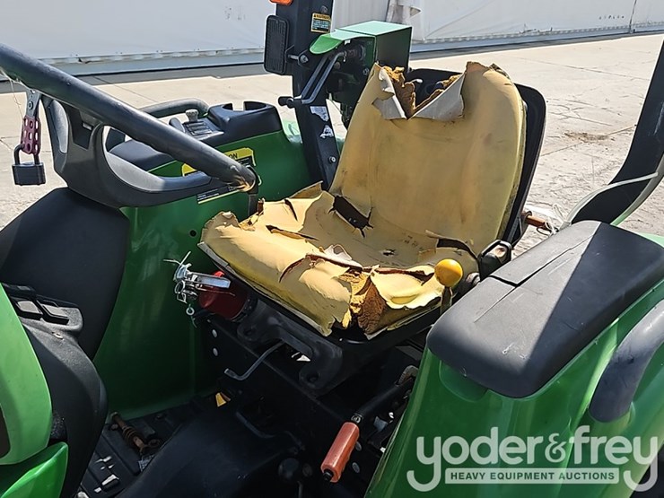 2014-john-deere-3032e-image-20